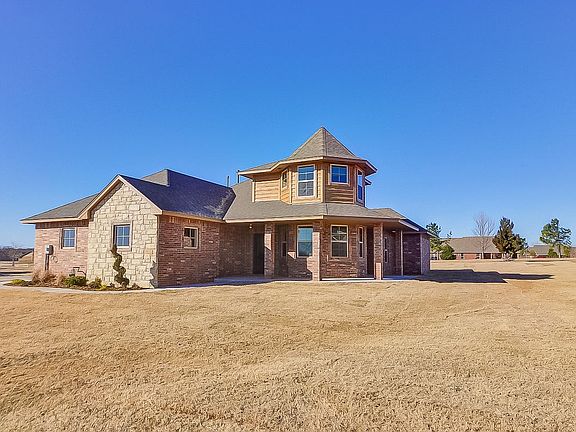 2nd image of 10621 Oaksplinter Ln