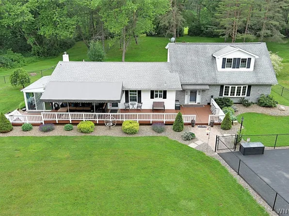 11592 Moore Rd, Springville, NY 14141