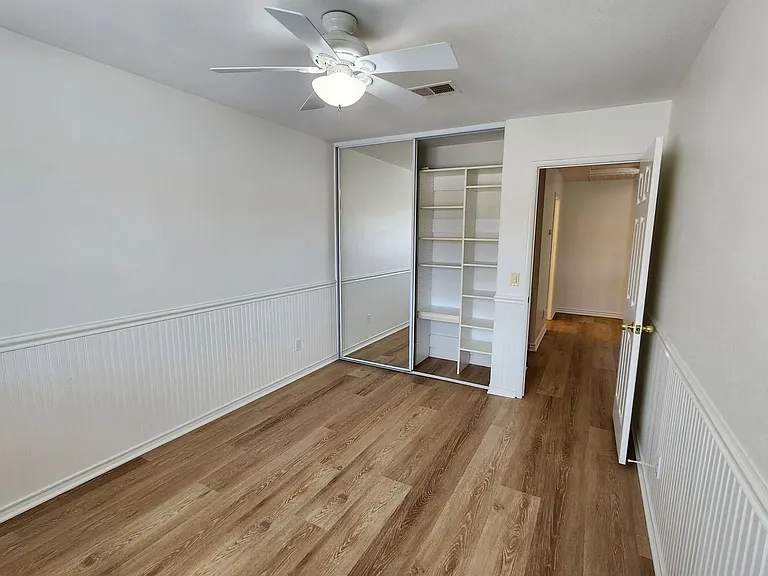 26 Anglesite — Photo 24
