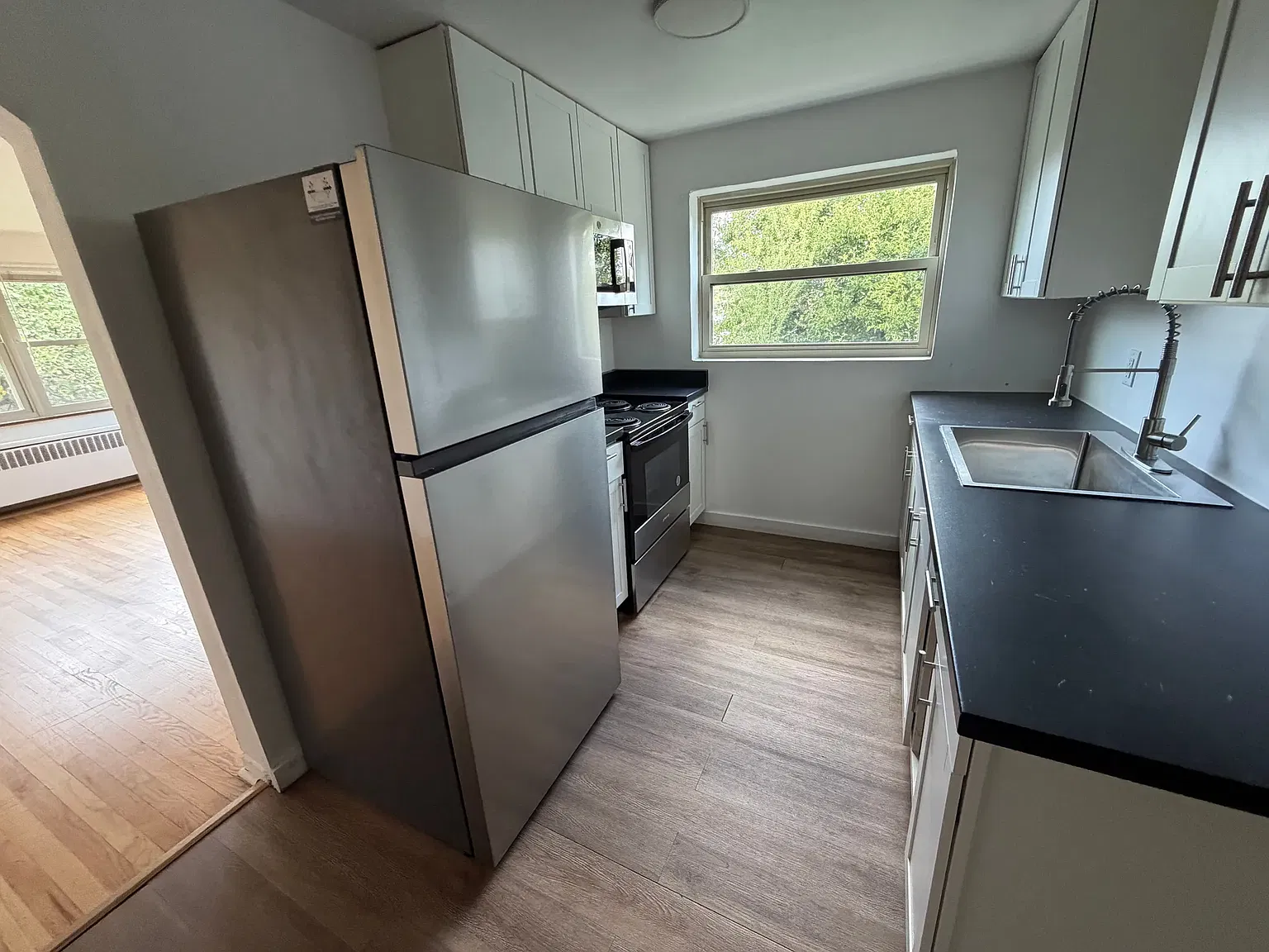 2 bed, 750 sqft, $1,600 — Photo 3
