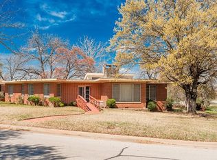 2221 Glencrest Dr, Fort Worth, TX 76119