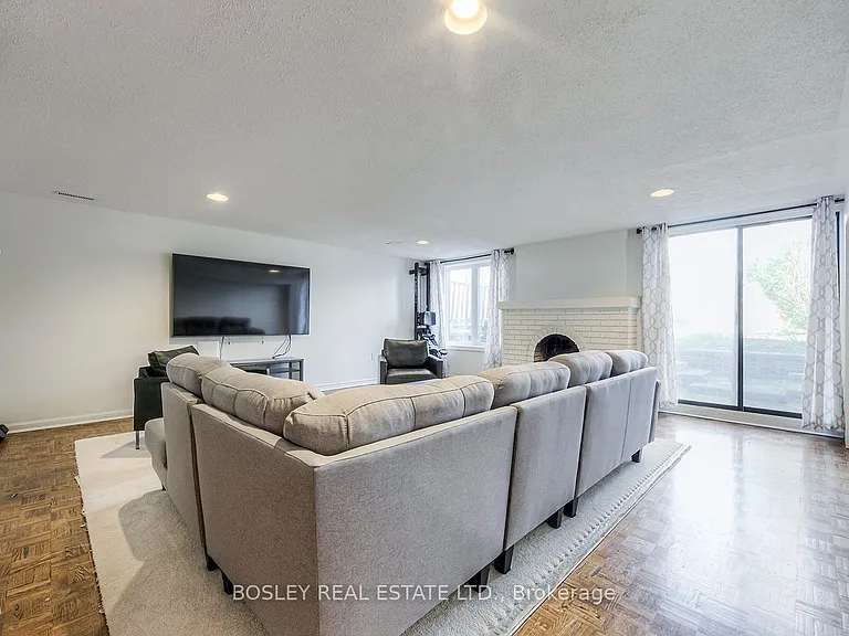 98 Sherwood Ave — Photo 36