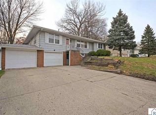 826 N 9th St, Saint Peter, MN 56082