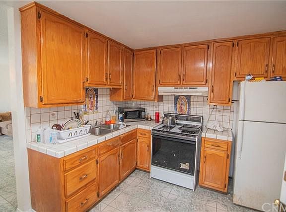 5th image of 4737 Cutler Ave
