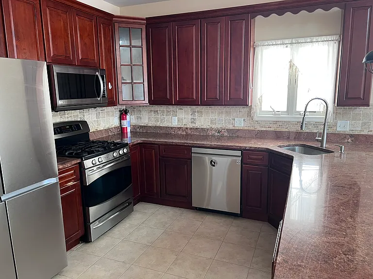 43 Ravine Ave #1 — Photo 8