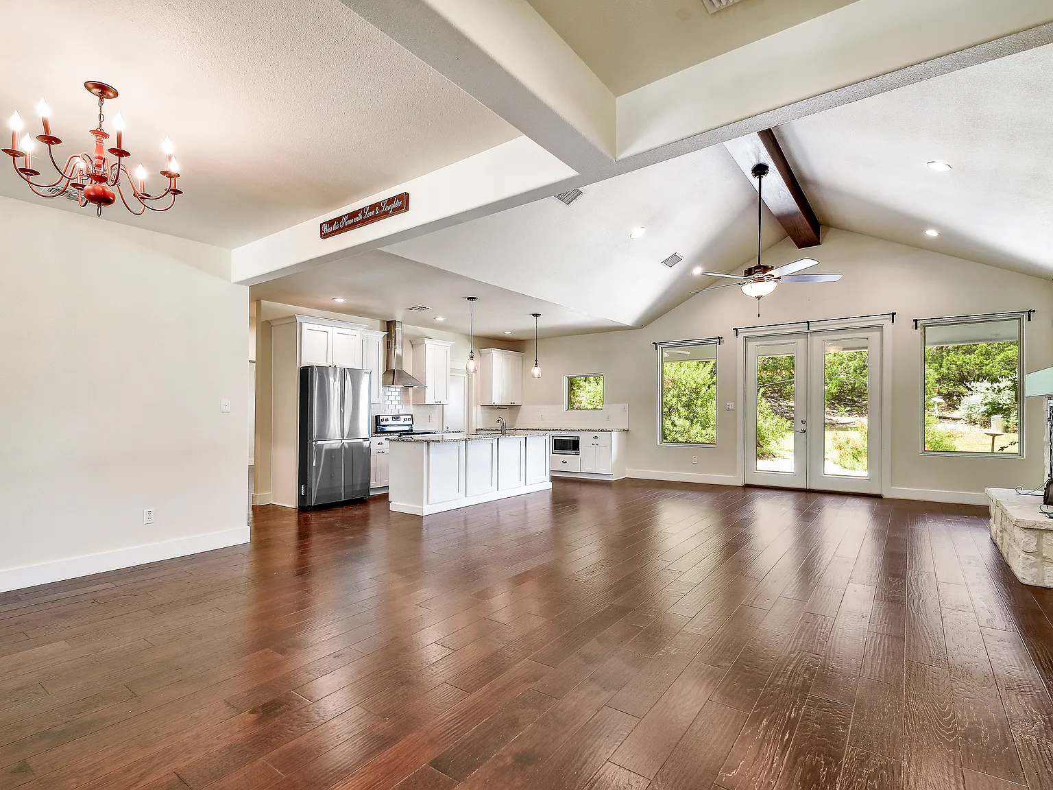 3 bed, 1928 sqft, $2,400 — Photo 4