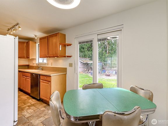 5th image of 10010 227TH Avenue Ct E