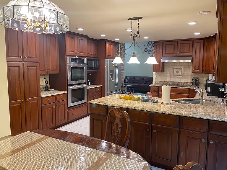 7700 Warfield Rd — Photo 4
