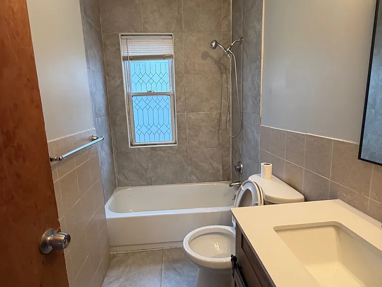 168 Lloyd St #3 — Photo 18