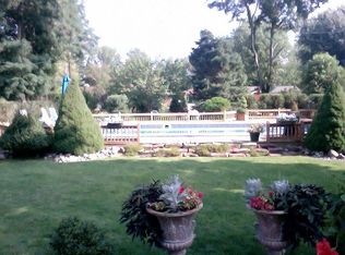 558 Shady Ln, East China, MI