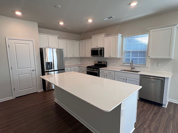 5th image of 208 White Apple Way