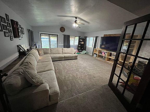 2nd image of 2801 Loraine Pl