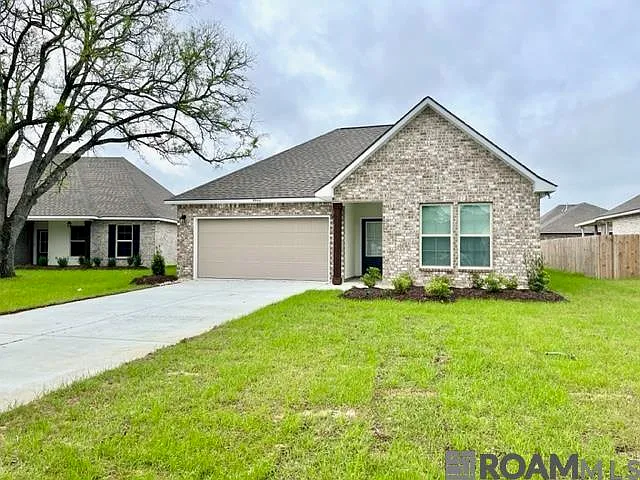 9958 Stratford Dr — Photo 1