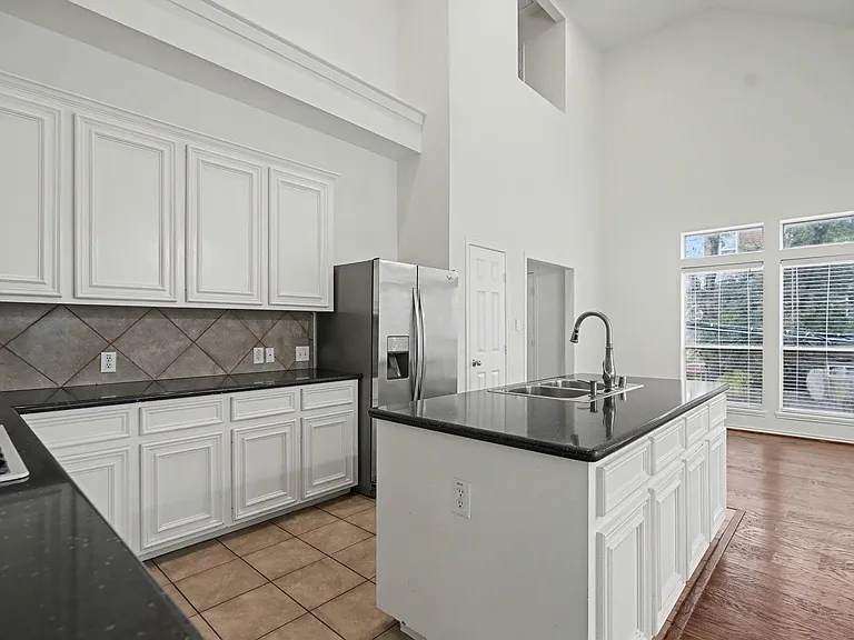 2416 Charleston St #A — Photo 9
