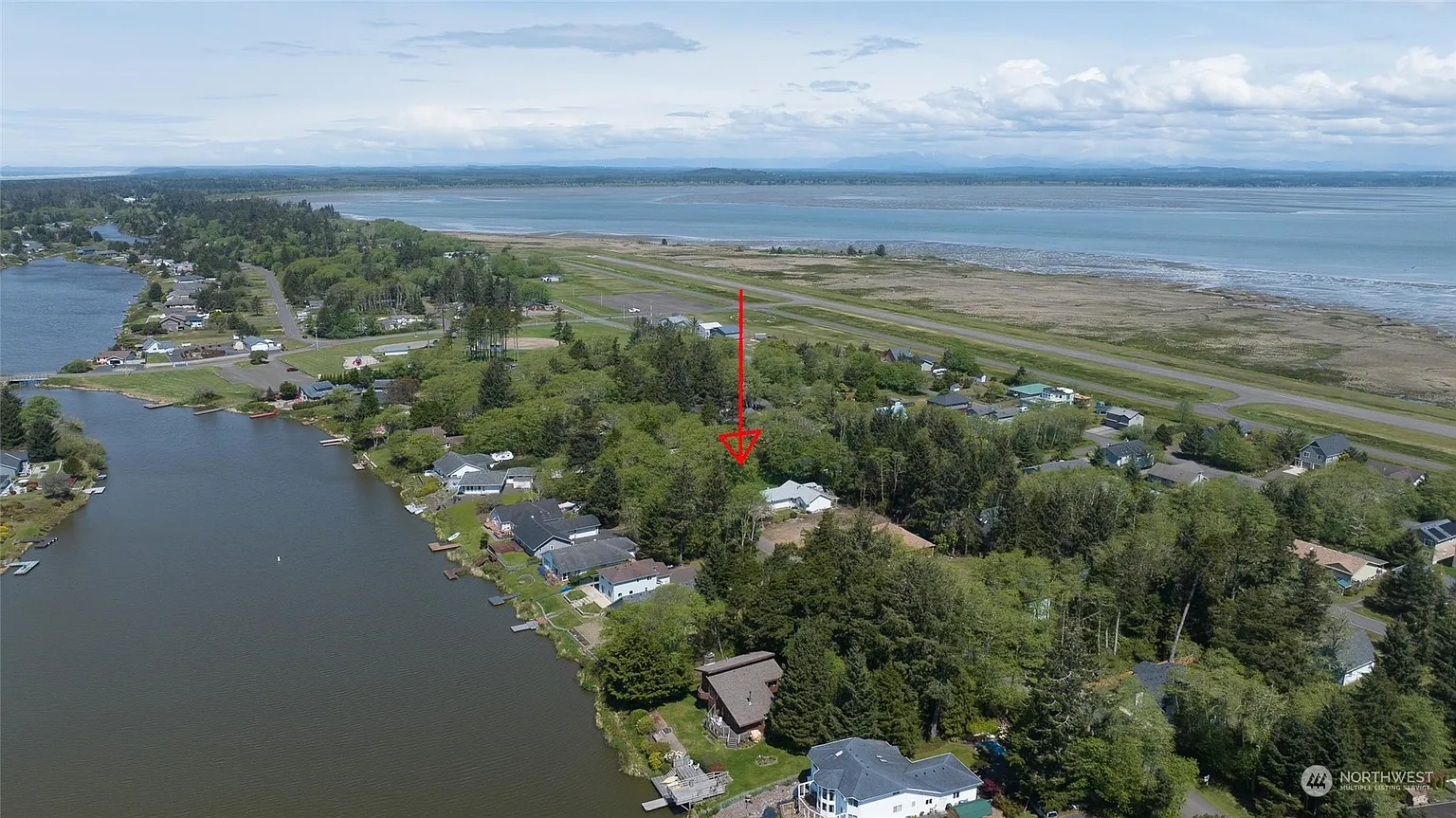400 Lake View Loop NE photo 1