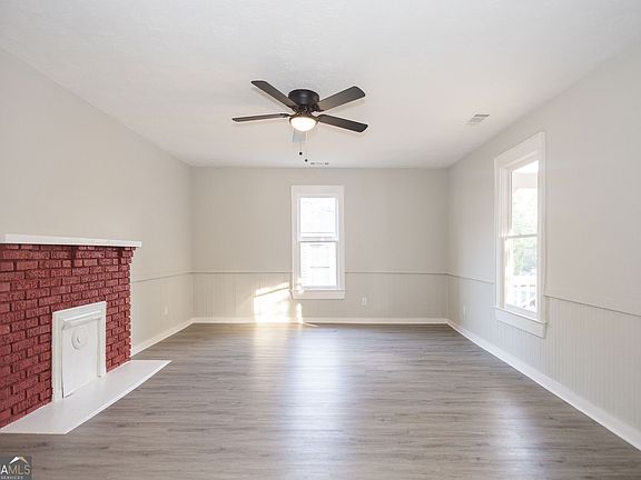 5th image of 728 Williams St