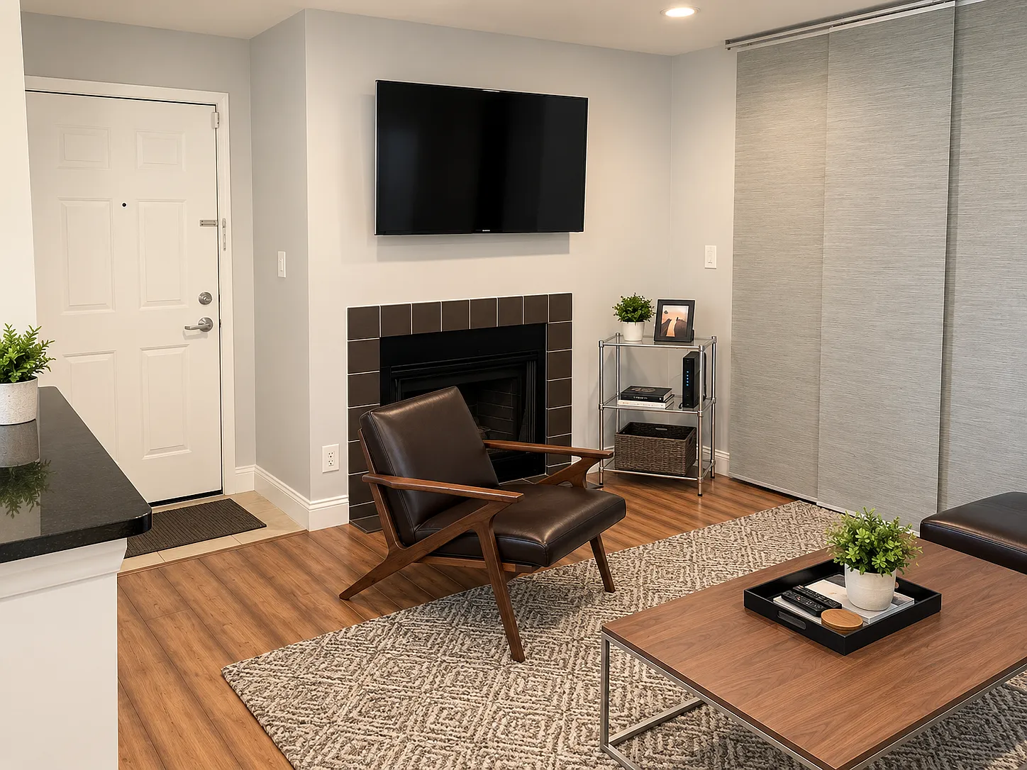 2 bed, 910 sqft, $2,100 — Photo 3
