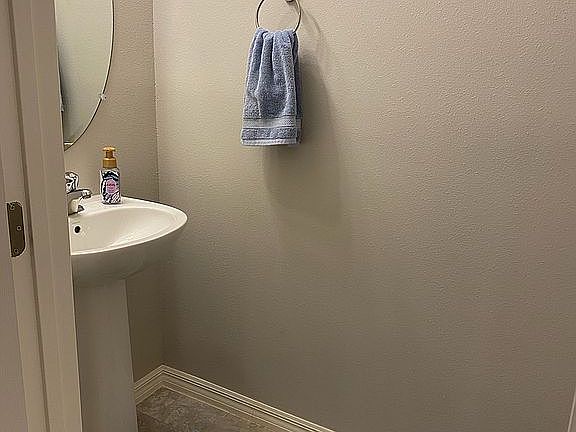 4th image of 7904 Evergreen Creek Ct