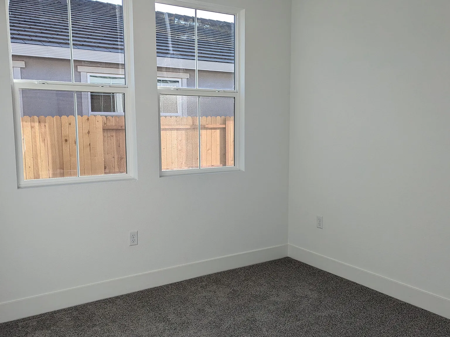 4 bed, 2080 sqft, $2,995 — Photo 3