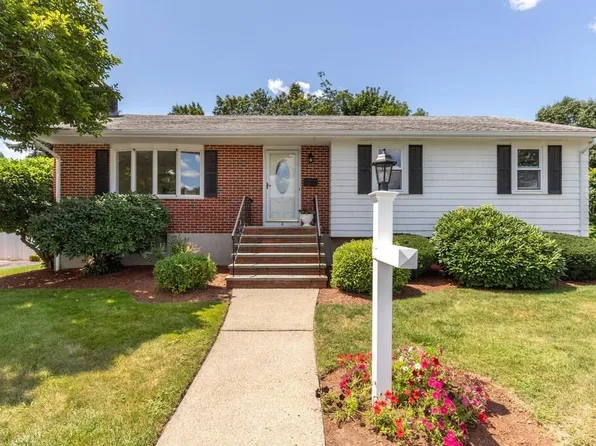 4 Eastern Ave, Stoneham, MA 02180
