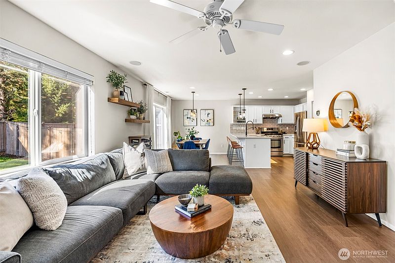 4th image of 20253 111th Way SE