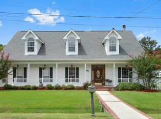 90 River Park Dr, Hahnville, LA 70057