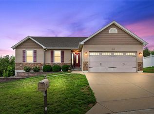 2148 Oakglen St, Imperial, MO 63052