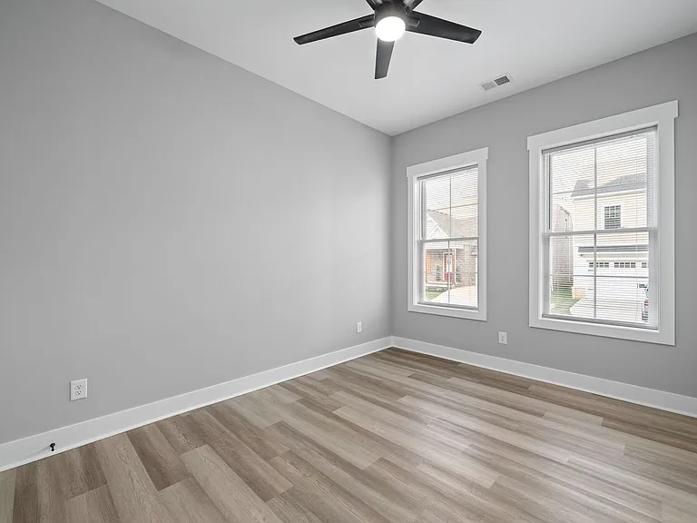 428 Centre St — Photo 6