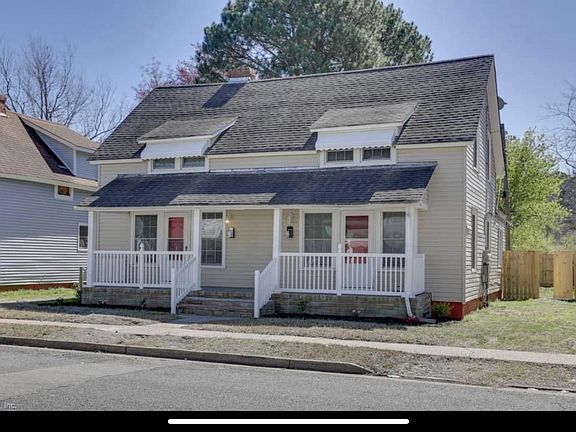 2nd image of 72 Manly St #72