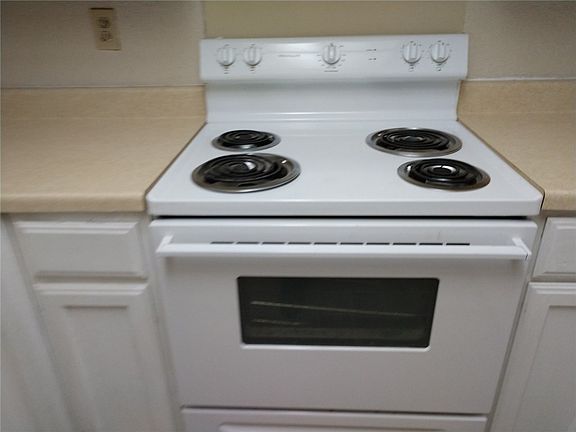 4th image of 13333 Water Oak Ln #B