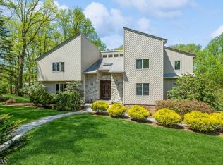 9 Chidester Rd, Randolph, NJ 07869