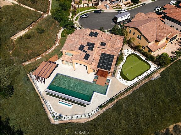 4th image of 2252 E Rosecrans Ct