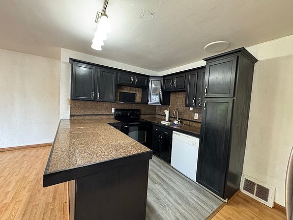 3rd image of 10624 Saint Francis Ln