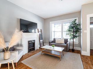 2711 E Kenwood Blvd, Milwaukee, WI 53211