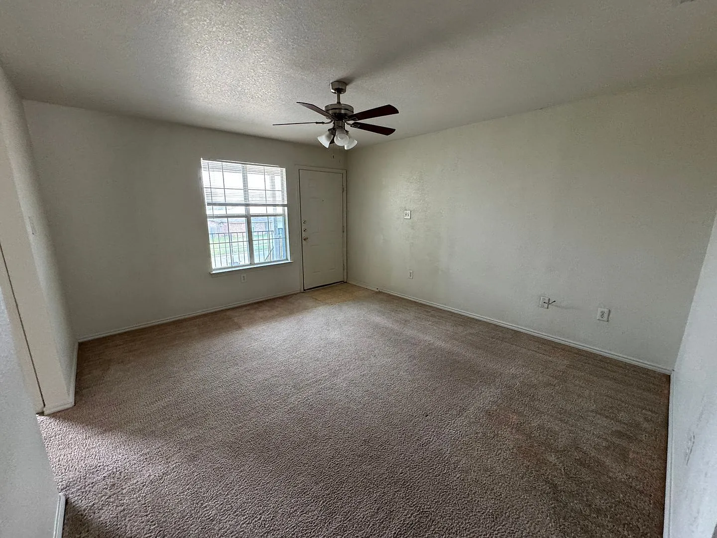3301 Toledo Dr — Photo 4