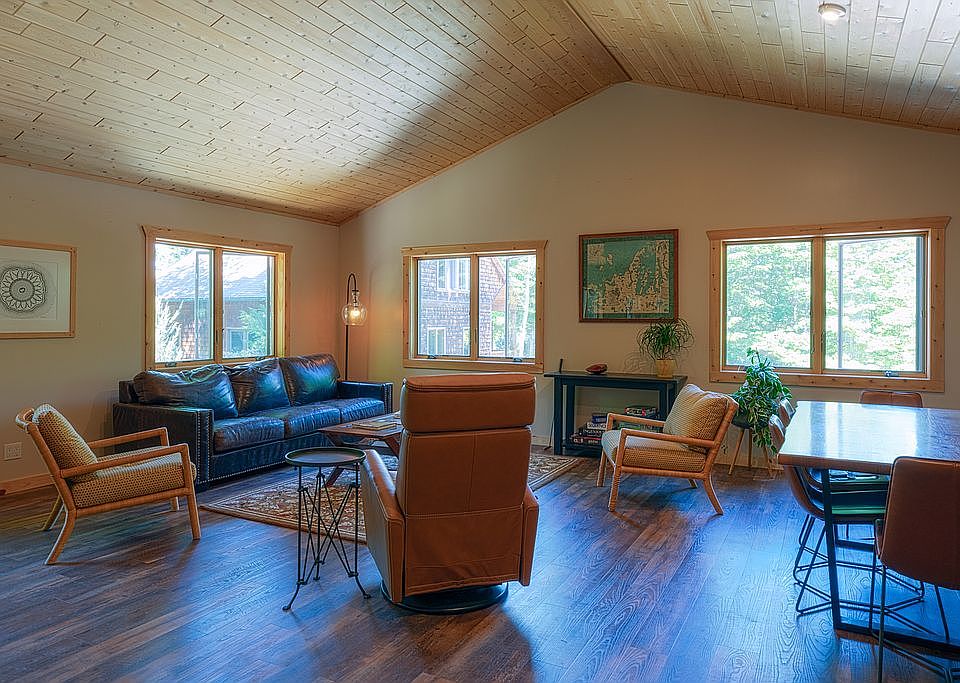 1st image of 10484 S Leelanau Way