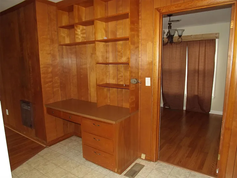 1604 Belmont Ct — Photo 11