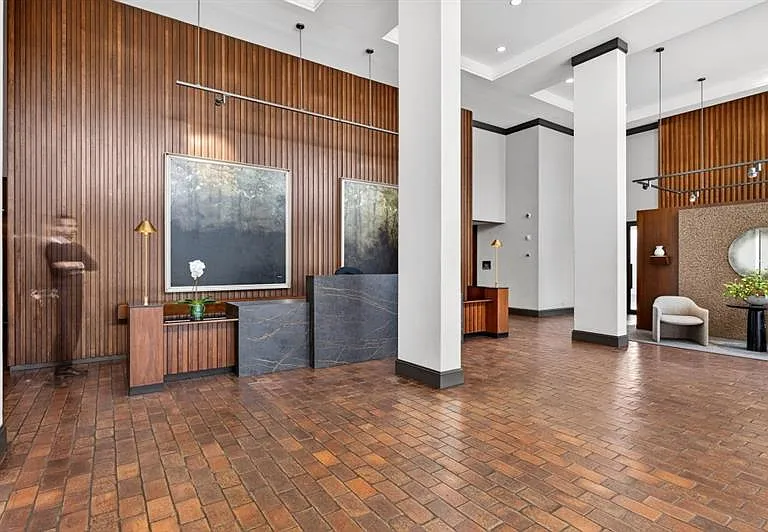 2575 Peachtree Rd NE #7E — Photo 42