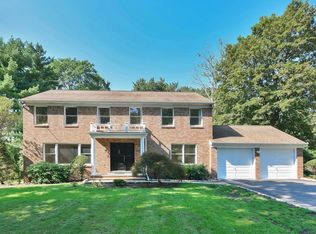 946 Closter Dock Rd, Alpine, NJ 07620
