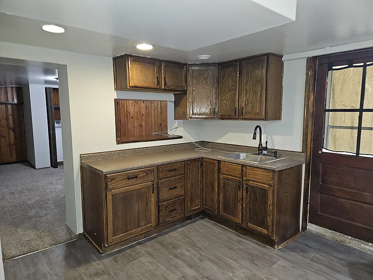 301 College Ave — Photo 3