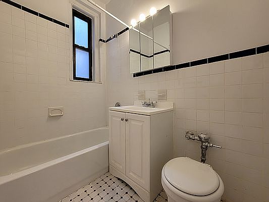 5th image of 25-23 31st Ave #C23