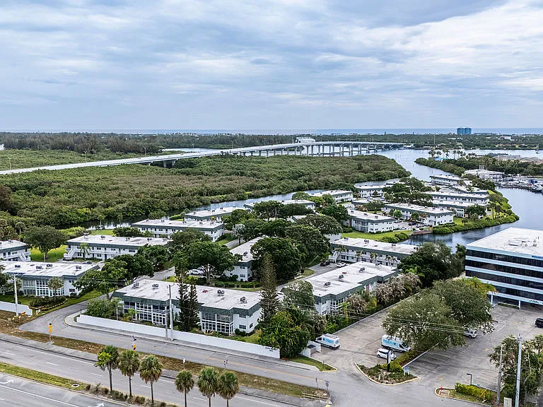 2800 Indian River Blvd #R9 — Photo 12