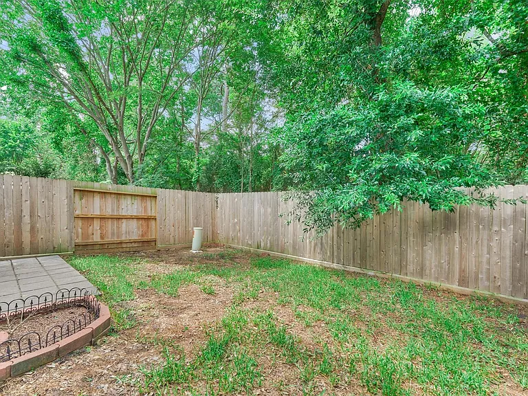 231 Blushwood Pl — Photo 26