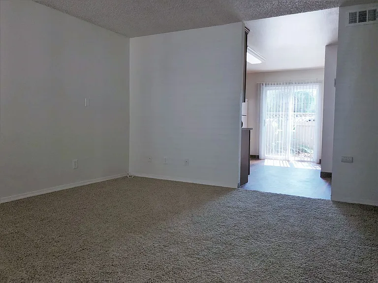 Lamar Garden Townhomes — Photo 4