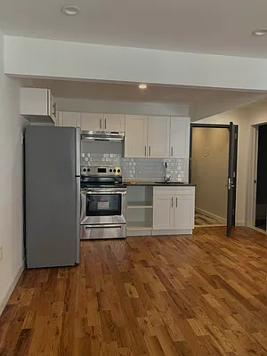 Rented by Delmark Realty LLC | media 11