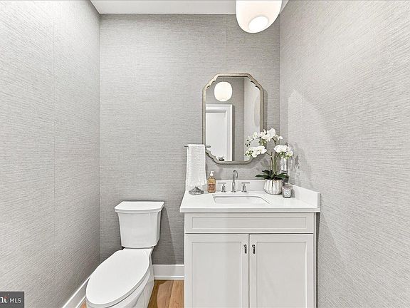 5th image of 110 Park Ave #460