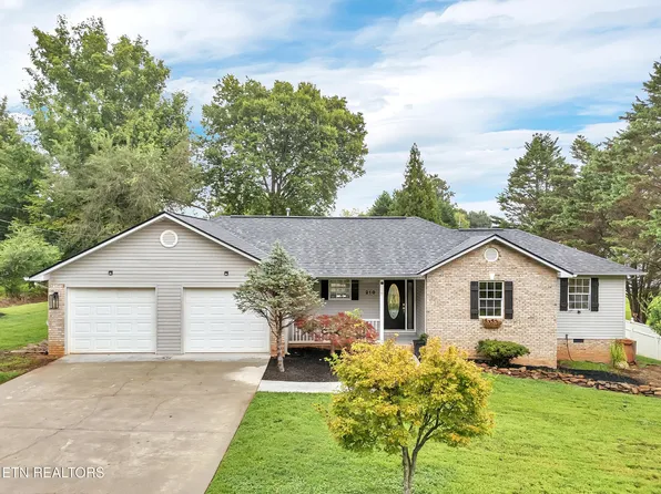 210 Clark St N, Sweetwater, TN 37874