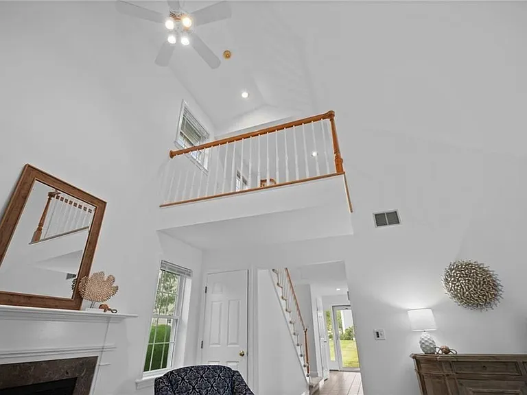 510 Corey Ln — Photo 5