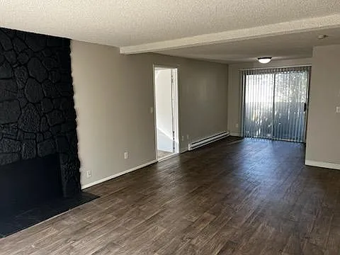 2 bed, 1.5 bath, 1100 sqft, $2,195 — Photo 3
