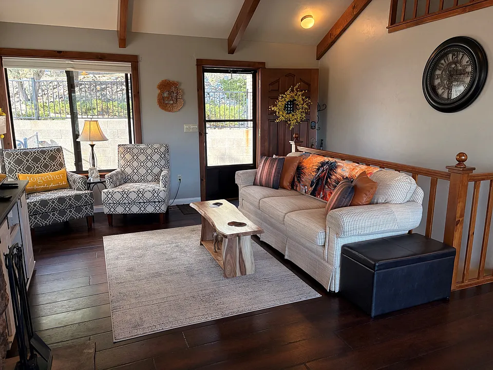 499 Karen Dr